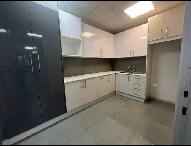 148M² OFFICE TO LET IN ROSEBANK